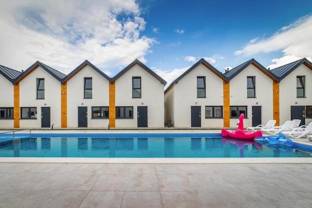 Holiday Complex With Pool, レバル エクステリア 写真